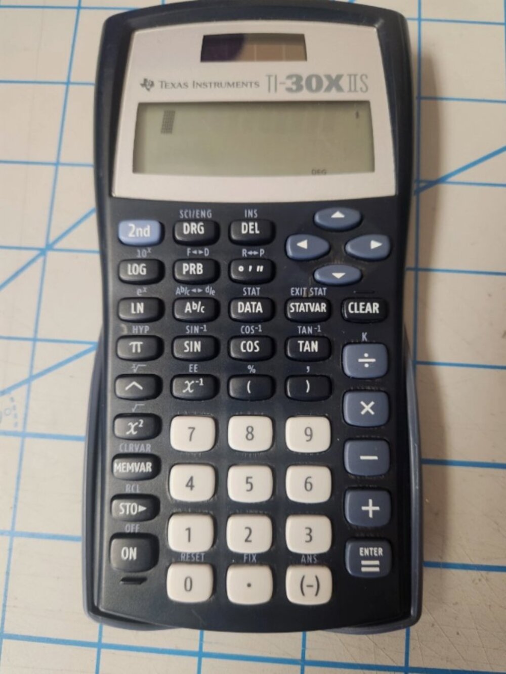 Texas Instruments TI-30X Iis 2-LINE Scientific Calculator Solar Charge Calculus